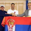 Ministar sporta Zoran Gajić posetio orlove! Simbolično predao zastavu Srbije i poželeo sreću Piksiju i igračima!