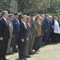Zvaničnici položili vence na Groblju oslobodilaca Beograda povodom Dana pobede