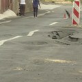 Nisu Britanci, ali voze levom stranom: Zbog "neposlušne ulice" Nišlije skaču u trnje, pet godina čekaju na sanaciju