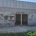 Ispisani grafiti OVK kod Kosova Polja