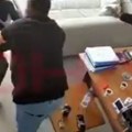 Prvi snimci zemljotresa u Turskoj Ljudi u panici beže iz kuća, u prodavnicama se sve ruši (video)