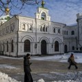 Kanonskoj crkvi u Ukrajini sud otima hramove, zabranjuje rad Analiza "Novosti": Zapad ne zabrinjava obračun kijevskog režima…
