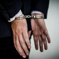 Uhapšen blagajnik banke u Aranđelovcu: Ukrao više od 700.000 evra i 10.000 američkih dolara