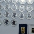 Carinici sprečili krijumčarenje srebrnjaka i najfinijeg zlata: Pokušao kolima da ih "izveze" iz Srbije