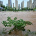 Obilne poplave pogodile jug Kine, poginulo najmanje 10 ljudi