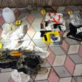 Uhapšeno troje Nišlija: Osumnjičeni za promet droge i oružja FOTO