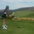 Marija Karan zapalila maštu: U miniću igra golf, vrelim izdanjem oduševila pratioce (FOTO)