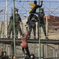 Nove tenzije na granici: Grupa od 500 ljudi pokušala da uđe u špansku Maljilu iz Maroka