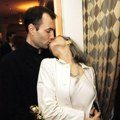 Brat Anđeline Džoli priznao da je gej: Ljubio sestru u usta, oženio rijaliti zvezdu, sada otkrio ono što ga je godinama mučilo…