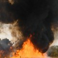 Gori rastinje pored autoputa kod Umčara: Vozačima se savetuje oprez