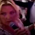 "Sve može, ali ne usred pesme, nauči to": Snežana Đurišić besno prekinula nastup, pa usledila svađa s gostom