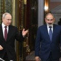 Kremlj: Putin i Pašinjan razgovarali telefonom, ruski mirovnjaci učestvovaće na pregovorima o Karabahu