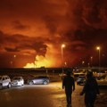 Masovna evakuacija iz letovališta Lava teče ulicama, horor scene na Islandu