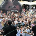 Постављен рекорд у центру Београда: Хиљаду гитариста свирало истовремено /фото/