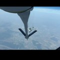Srpski: MIG-ovi u stopu prate američki avion Letelica sletela u Niš, evo šta je razlog (video)