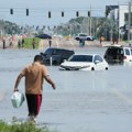 Uživo Udario je, a onda je usledio haos; Ljudi zarobljeni FOTO/VIDEO