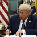 Tramp suspendovao američku pomoć drugim zemljama – do daljnjeg
