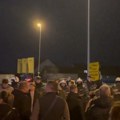 Studenti i građani blokirali desnu traku Ibarske magistrale u Preljini kod Čačka