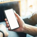 Потребно је 30 секунди: Урадите ово свако вече и телефон ће вам радити без грешке!