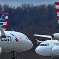 Avionu Ameriken erlajnsa pukle dve gume pri sletanju na aerodrom O'Hara u Čikagu