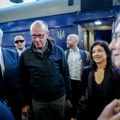 Merc stigao vozom u Kijev! Oglušio se o upozorenje koje je Rusija prethodno objavila: "Boravkom u Ukrajini sami preuzimate…