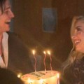 Sara Jo ima poseban razlog za slavlje! Aleksej Bjelogrlić joj priredio iznenađenje, pevačica nikad srećnija