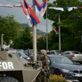 KFOR razvio transparent u Zvečanu na kome piše da su "pretrpeli više od 90 žrtava"