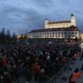 Protest više hiljada Slovaka protiv ukidanja funkcije specijalnog tužioca za kriminal i korupciju