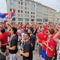Srbi u Minhenu zapevali "Luka Dončić jedan je od nas", Slovencima se to nije svidelo: Pogledajte reakciju