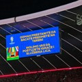 UEFA na srpskom jeziku poslala oštru poruku našim navijačima na stadionu! Evo šta je pisalo na semaforu