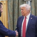 Bela kuća: Tramp danas zvanično ukida sankcije Siriji