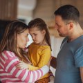 Psiholozi kažu da o ovim temama nikada ne bi trebalo da pričate pred decom