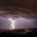 Strašna oluja pogodila hrvatsko primorje: Nestalo struje; Nevreme oduvalo jedrilicu FOTO/VIDEO