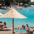 Palme su im štrikovi, a parkovi toaleti: Turisti napravili haos u poznatom hrvatskom letovalištu