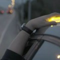 VIDEO: Španija hoće da izbaci rizik po vozače kada moraju da stave trougao upozorenja na put, evo kako
