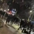 У поноћ процурили снимци жестоке туче навијача Звезде: У граду пуном Хрвата избио сукоб на улицама