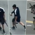 (Узнемирујуће) хорор снимак крвавог пира! Помахнитали нападач решетао аутомобиле пушком, има рањених, возачи спасавали живу…