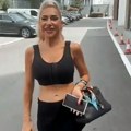 (Video) "Evo je moja žena, izgledaš ludilo, sijaš kao milion" Tigar sa malom Leom sačekao Jovanu Jeremić nakon posla, pa…