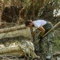 Očistili priobalje Save, šumu i gradsku plažu: U akcija „Čisto iz ljubavi“ u Sremskoj Mitrovici prikupljene dve tone…