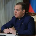 Medvedev planira da se u Pekingu sastane sa Si Đinpingom