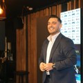 „Živeo sam u krajnostima, sad više to ne ide“: Darko Lazić gaji kokoške na selu