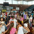 Poseban poklon za izabrane đake u Zrenjaninu – evo gde mogu da ga preuzmu