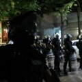 Protesti u Srbiji, šesti dan: Razbijena stakla na prostorijama SNS-a u Beogradu, Vučić najavio oštar odgovor države