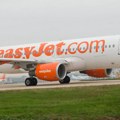 A320 avio-kompanije easyJet bezbedno sleteo nakon otkaza motora u letu: Snimci motora uznemirili javnost
