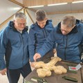 Tri generacije Mitića iz Niške Banje u stolarskoj radionici: Duborez im je najveća ljubav