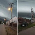 Zastrašujući snimci nevremena u Vojvodini: Mračni oblaci prekrili gradove, u Novom Sadu stoji saobraćaj (video)