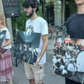 Počeo performans ispred Filozofskog fakulteta u Novom Sadu povodom godišnjice upada policije