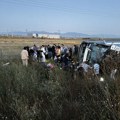 Prvi snimci sa druma kod Evzonija: Najmanje 3 mrtva, na desetine povređenih, 8 u bolnici, među njima i dvoje dece (video)