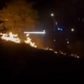 Deca bacala petarde, a onda počela da beže: Svedoci opisuju kako je izbio požar u naselju Stepa Stepanović prvi snimak