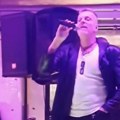 Prvi nastup Đorđa Davida posle udesa u kojoj je stradala žena! Roker pevao u klubu u Makedoniji, još ne sme u Srbiju